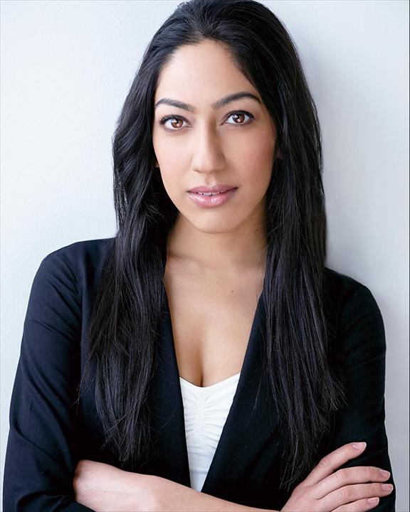 Actress REETU BAMBRAH – Performing at Novel&nbsp;Festival